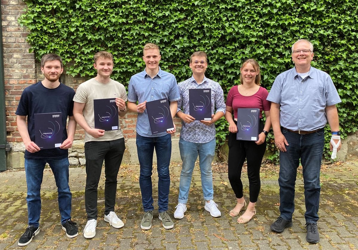 Wir gratulieren unseren Auszubildenden zum erfolgreichen Abschluss ihrer Ausbildung zum Fachinformatiker/-in Anwendungsentwicklung.