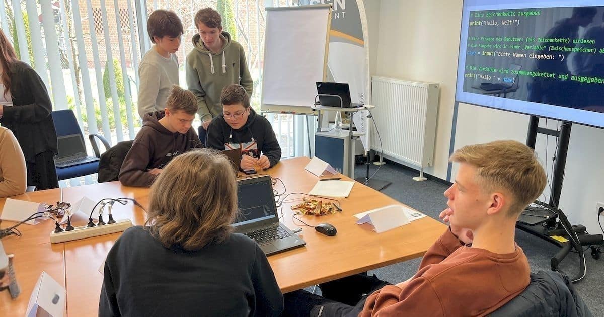 Körber-Stiftung zeichnet zdi.Paderborn aus – S&N Invent ist langjähriger SchuBS®-Partner